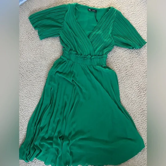 Zara Green Midi Dress - Picture 2 of 2